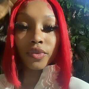 Meet your Posher, Chanel stoner